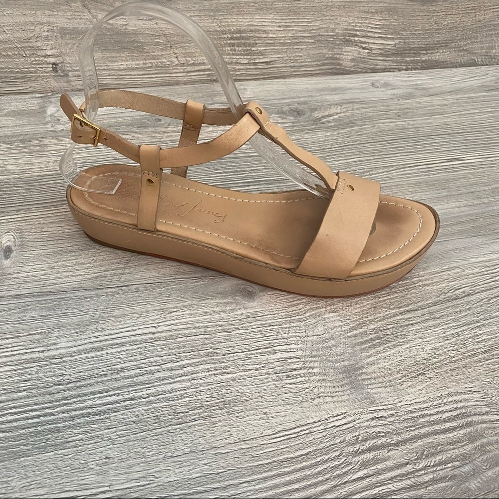 Elizabeth and James Cree leather blush taupe sandals size 8 t strap - Picture 2 of 11